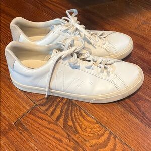 Veja White leather classic Sneakers